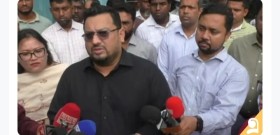 অফিসে উপস্থিত নেই কর্মকর্তা-কর্মচারী আগেই দেয়া হয়ে গেছে হাজিরা....ভূমি প্রতিমন্ত্রী
